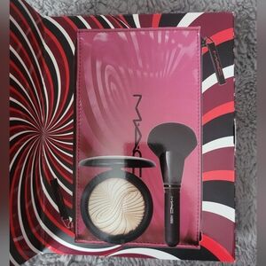 MAC Trick of the Light Extra Dimension Kit